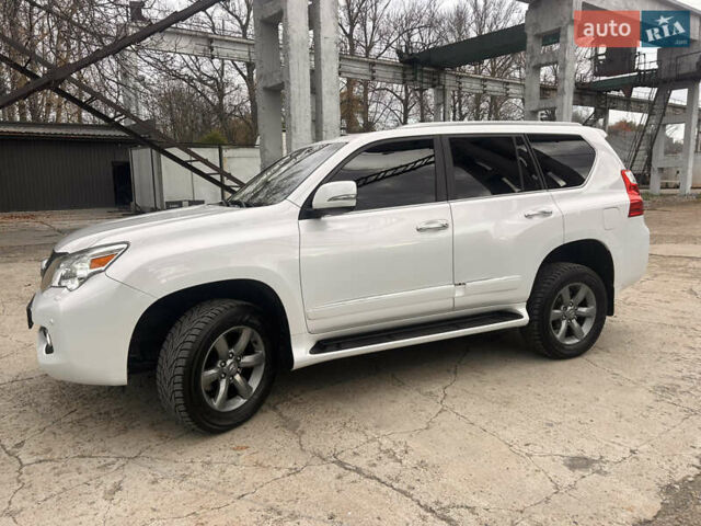 Белый Лексус ГХ, объемом двигателя 4.61 л и пробегом 152 тыс. км за 25000 $, фото 1 на Automoto.ua