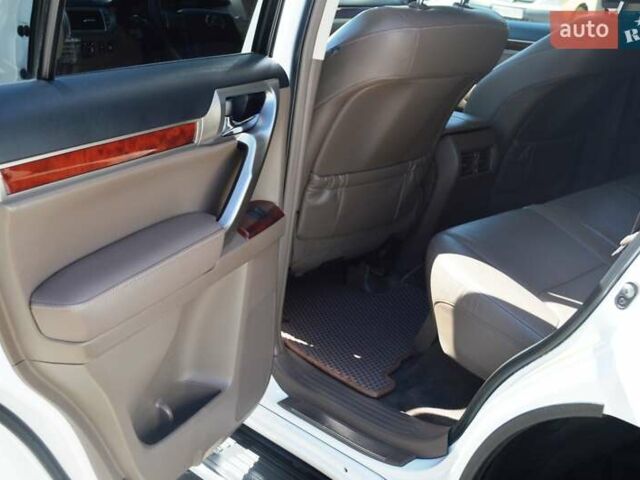 Белый Лексус ГХ, объемом двигателя 4.61 л и пробегом 216 тыс. км за 27500 $, фото 38 на Automoto.ua