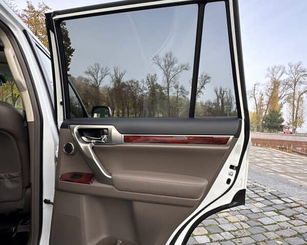 Білий Лексус ГХ, об'ємом двигуна 4.61 л та пробігом 149 тис. км за 30999 $, фото 110 на Automoto.ua