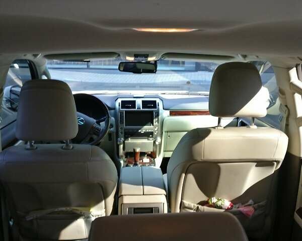 Белый Лексус ГХ, объемом двигателя 4.6 л и пробегом 265 тыс. км за 30450 $, фото 3 на Automoto.ua