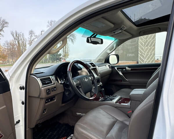 Білий Лексус ГХ, об'ємом двигуна 4.61 л та пробігом 149 тис. км за 30999 $, фото 118 на Automoto.ua