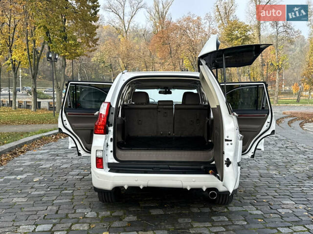 Білий Лексус ГХ, об'ємом двигуна 4.61 л та пробігом 149 тис. км за 30999 $, фото 93 на Automoto.ua