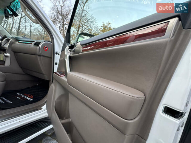 Білий Лексус ГХ, об'ємом двигуна 4.61 л та пробігом 149 тис. км за 30999 $, фото 16 на Automoto.ua