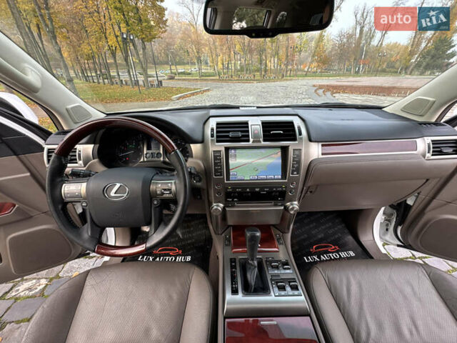 Білий Лексус ГХ, об'ємом двигуна 4.61 л та пробігом 149 тис. км за 30999 $, фото 25 на Automoto.ua