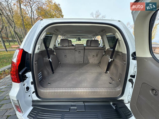 Білий Лексус ГХ, об'ємом двигуна 4.61 л та пробігом 149 тис. км за 30999 $, фото 43 на Automoto.ua