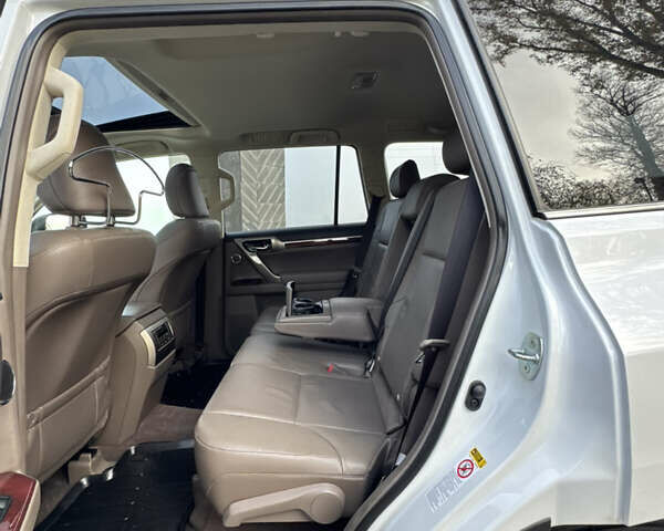 Білий Лексус ГХ, об'ємом двигуна 4.61 л та пробігом 149 тис. км за 30999 $, фото 101 на Automoto.ua