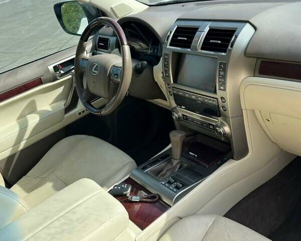 Белый Лексус ГХ, объемом двигателя 4.61 л и пробегом 118 тыс. км за 29999 $, фото 6 на Automoto.ua