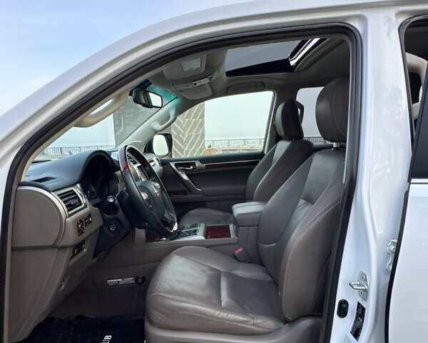 Білий Лексус ГХ, об'ємом двигуна 4.61 л та пробігом 149 тис. км за 30999 $, фото 130 на Automoto.ua