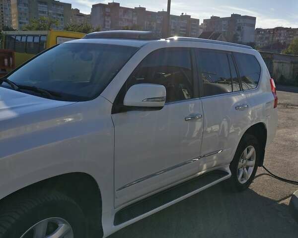 Белый Лексус ГХ, объемом двигателя 4.6 л и пробегом 265 тыс. км за 30450 $, фото 2 на Automoto.ua