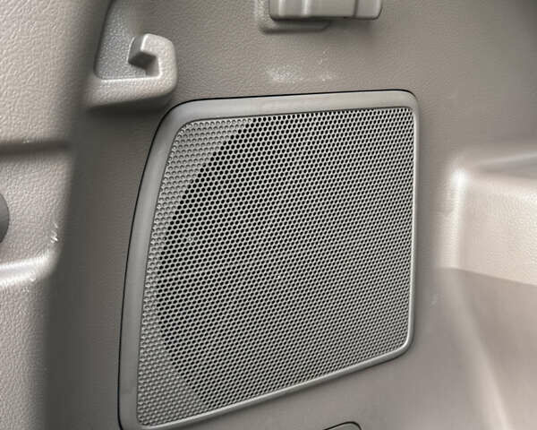 Білий Лексус ГХ, об'ємом двигуна 4.61 л та пробігом 149 тис. км за 30999 $, фото 39 на Automoto.ua