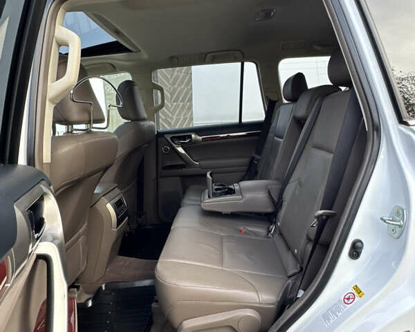 Білий Лексус ГХ, об'ємом двигуна 4.61 л та пробігом 149 тис. км за 30999 $, фото 112 на Automoto.ua