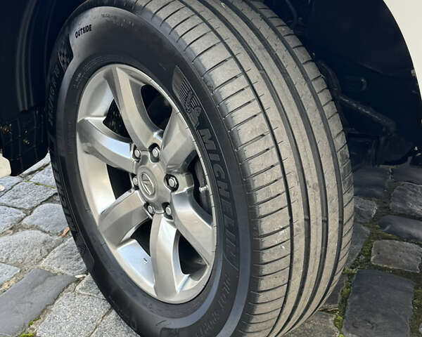 Білий Лексус ГХ, об'ємом двигуна 4.61 л та пробігом 149 тис. км за 30999 $, фото 178 на Automoto.ua