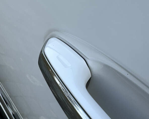 Білий Лексус ГХ, об'ємом двигуна 4.61 л та пробігом 149 тис. км за 30999 $, фото 139 на Automoto.ua