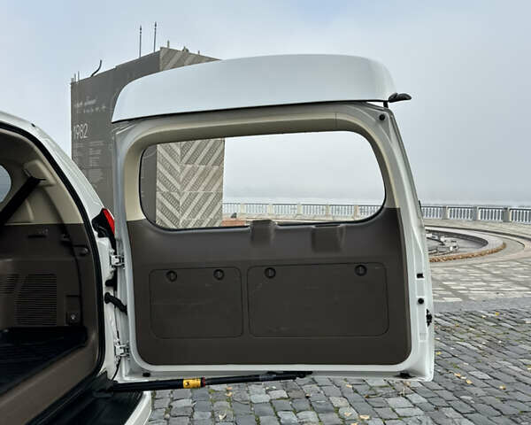 Білий Лексус ГХ, об'ємом двигуна 4.61 л та пробігом 149 тис. км за 30999 $, фото 36 на Automoto.ua