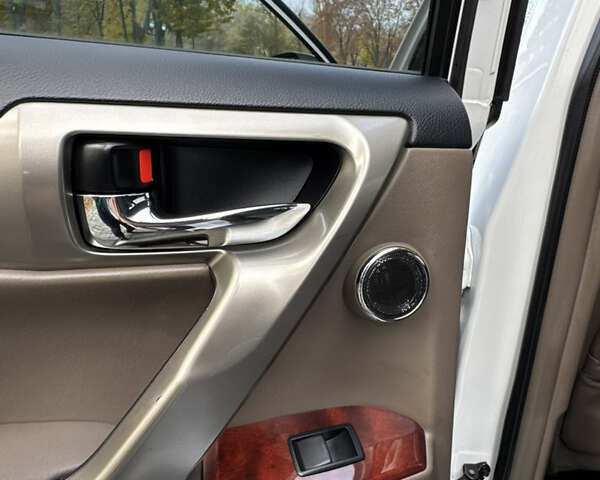 Білий Лексус ГХ, об'ємом двигуна 4.61 л та пробігом 149 тис. км за 30999 $, фото 12 на Automoto.ua