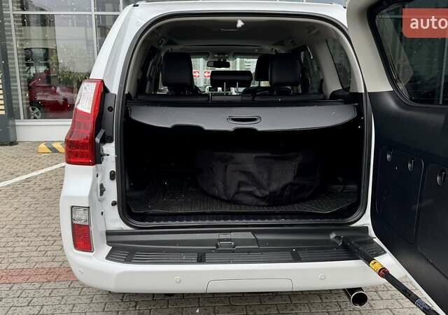 Білий Лексус ГХ, об'ємом двигуна 4.61 л та пробігом 229 тис. км за 24510 $, фото 12 на Automoto.ua