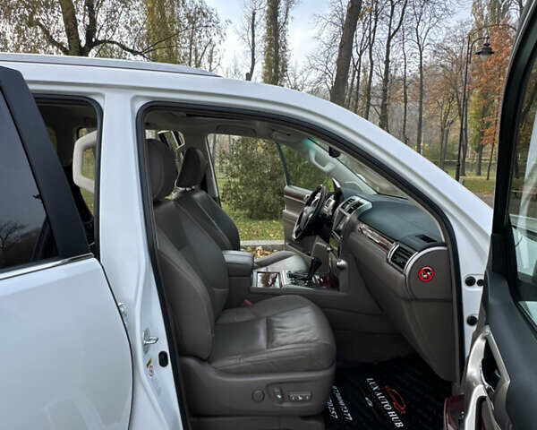 Білий Лексус ГХ, об'ємом двигуна 4.61 л та пробігом 149 тис. км за 30999 $, фото 30 на Automoto.ua