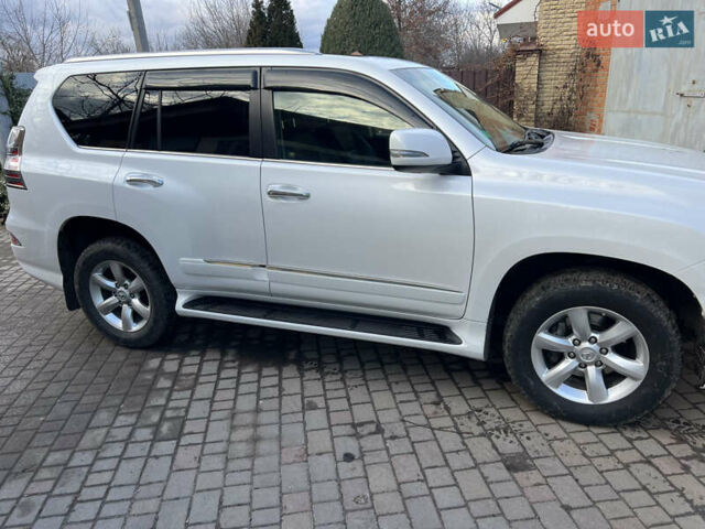 Белый Лексус ГХ, объемом двигателя 4.6 л и пробегом 230 тыс. км за 32000 $, фото 2 на Automoto.ua