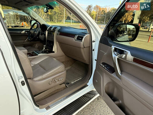Белый Лексус ГХ, объемом двигателя 4.61 л и пробегом 241 тыс. км за 32000 $, фото 41 на Automoto.ua