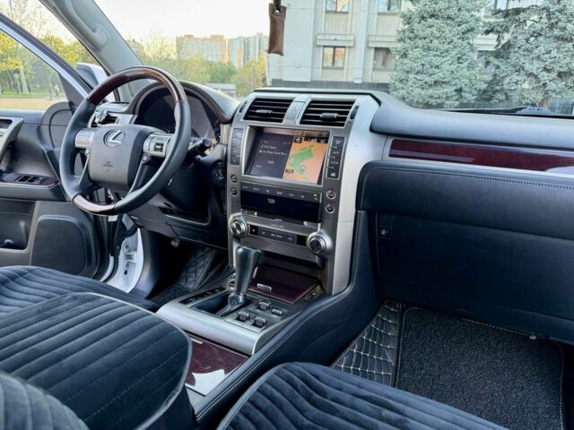 Белый Лексус ГХ, объемом двигателя 4.6 л и пробегом 120 тыс. км за 35500 $, фото 6 на Automoto.ua