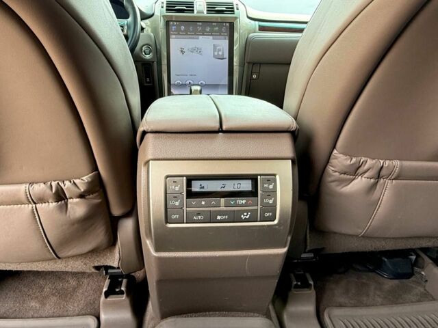 Белый Лексус ГХ, объемом двигателя 4.6 л и пробегом 240 тыс. км за 31999 $, фото 22 на Automoto.ua