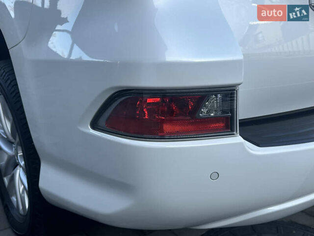 Білий Лексус ГХ, об'ємом двигуна 4.61 л та пробігом 212 тис. км за 29999 $, фото 31 на Automoto.ua