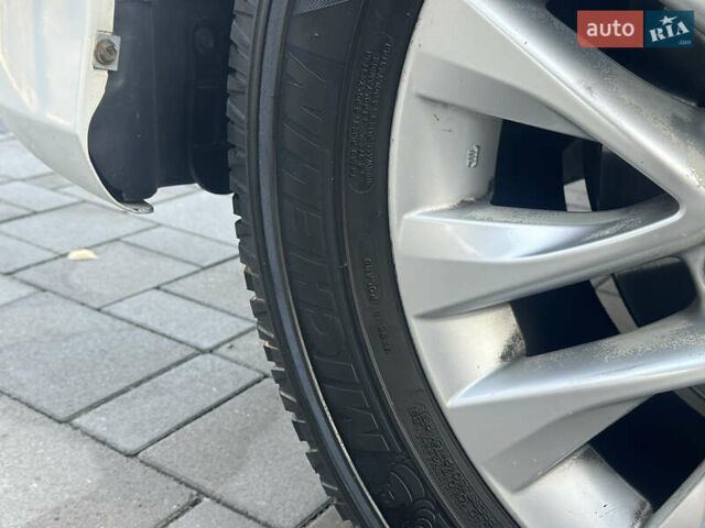 Білий Лексус ГХ, об'ємом двигуна 4.61 л та пробігом 212 тис. км за 29999 $, фото 25 на Automoto.ua