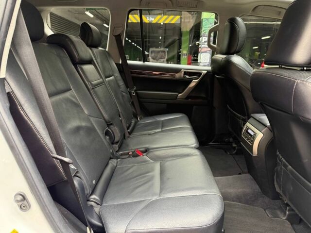 Білий Лексус ГХ, об'ємом двигуна 4.6 л та пробігом 63 тис. км за 30000 $, фото 6 на Automoto.ua