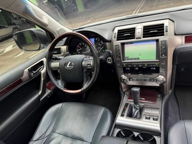 Білий Лексус ГХ, об'ємом двигуна 4.6 л та пробігом 63 тис. км за 30000 $, фото 5 на Automoto.ua