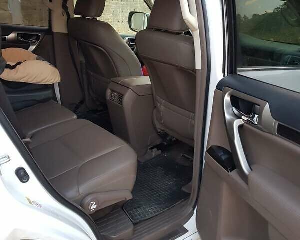 Белый Лексус ГХ, объемом двигателя 4.61 л и пробегом 82 тыс. км за 36000 $, фото 11 на Automoto.ua