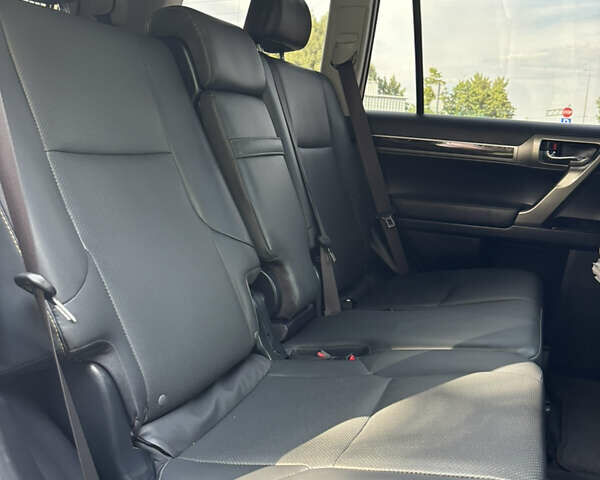 Білий Лексус ГХ, об'ємом двигуна 4.61 л та пробігом 170 тис. км за 37000 $, фото 12 на Automoto.ua