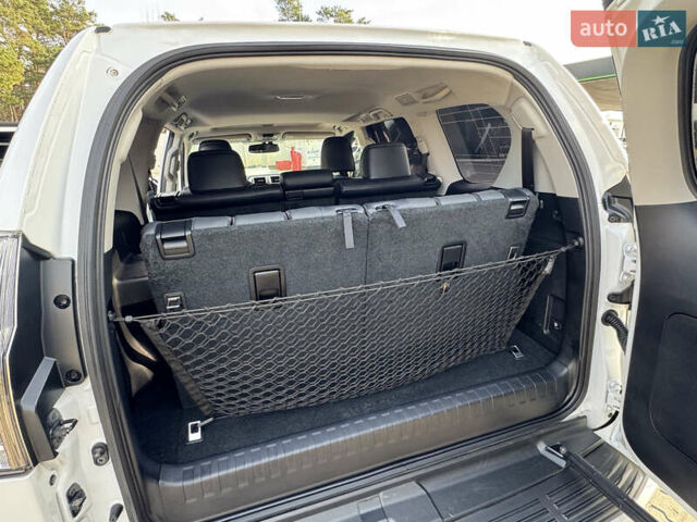 Білий Лексус ГХ, об'ємом двигуна 4.61 л та пробігом 57 тис. км за 35500 $, фото 15 на Automoto.ua