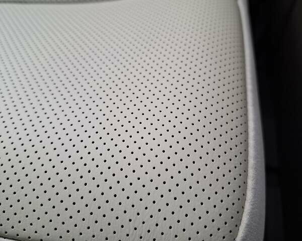 Белый Лексус ГХ, объемом двигателя 4.61 л и пробегом 141 тыс. км за 34500 $, фото 23 на Automoto.ua