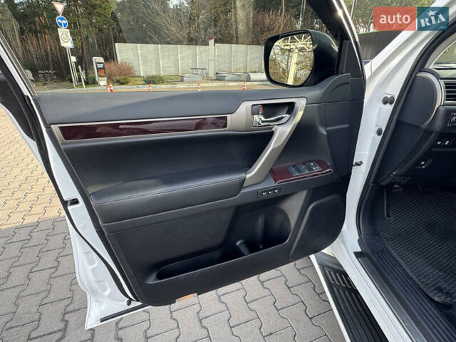 Білий Лексус ГХ, об'ємом двигуна 4.61 л та пробігом 57 тис. км за 35500 $, фото 9 на Automoto.ua