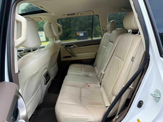 Белый Лексус ГХ, объемом двигателя 4.6 л и пробегом 42 тыс. км за 17400 $, фото 11 на Automoto.ua