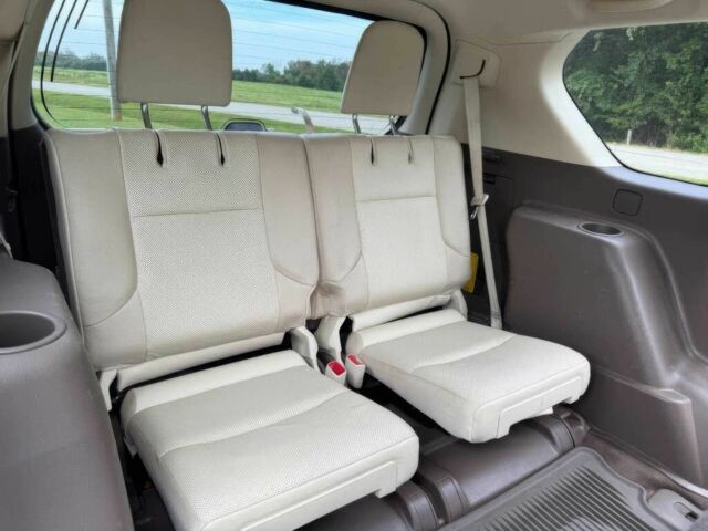 Білий Лексус ГХ, об'ємом двигуна 4.6 л та пробігом 35 тис. км за 26000 $, фото 13 на Automoto.ua