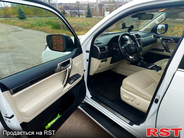 Білий Лексус ГХ, об'ємом двигуна 4.6 л та пробігом 51 тис. км за 55200 $, фото 7 на Automoto.ua