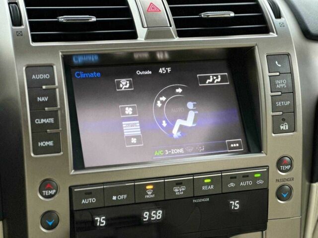 Белый Лексус ГХ, объемом двигателя 4.6 л и пробегом 10 тыс. км за 47500 $, фото 20 на Automoto.ua