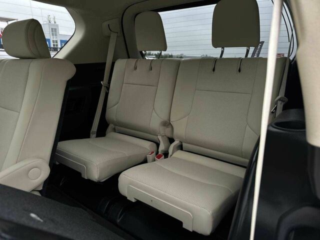 Белый Лексус ГХ, объемом двигателя 4.6 л и пробегом 10 тыс. км за 47500 $, фото 14 на Automoto.ua