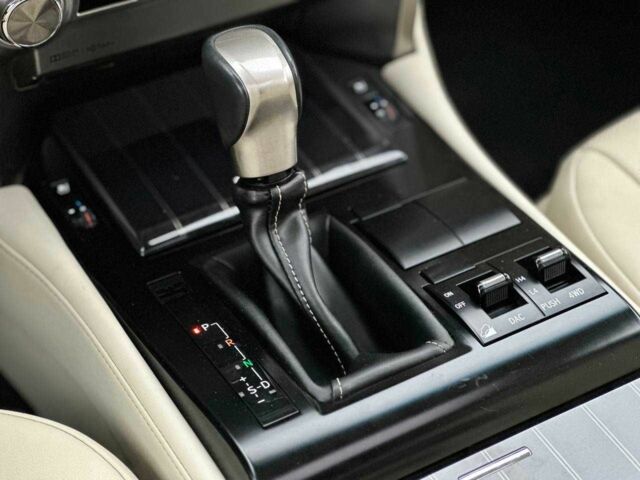 Белый Лексус ГХ, объемом двигателя 4.6 л и пробегом 10 тыс. км за 47500 $, фото 19 на Automoto.ua