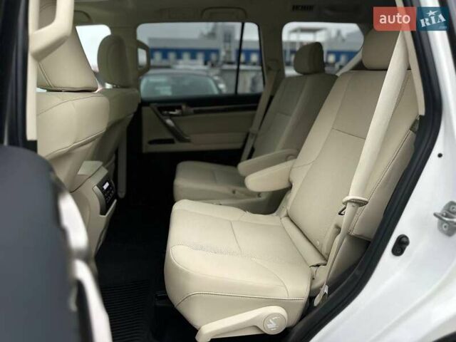 Лексус ГХ 2020 в Киеве на Automoto.ua Белый Лексус ГХ, объемом двигателя 4.61 л и пробегом 10 тыс. км за 47500 $, фото 16 на Automoto.ua