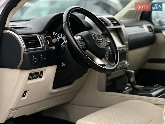 Лексус ГХ 2020 в Киеве на Automoto.ua Белый Лексус ГХ, объемом двигателя 4.61 л и пробегом 10 тыс. км за 47500 $, фото 11 на Automoto.ua