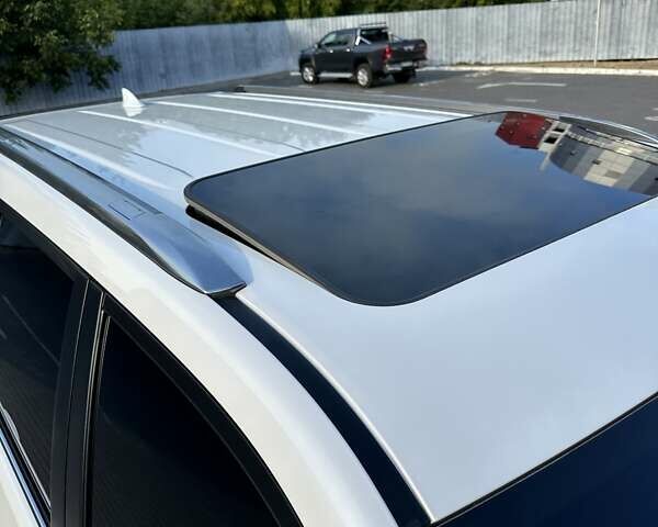 Белый Лексус ГХ, объемом двигателя 4.61 л и пробегом 13 тыс. км за 74999 $, фото 17 на Automoto.ua