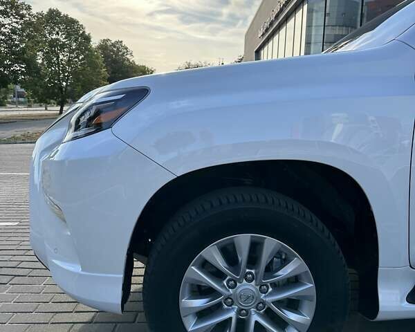 Белый Лексус ГХ, объемом двигателя 4.61 л и пробегом 13 тыс. км за 74999 $, фото 8 на Automoto.ua