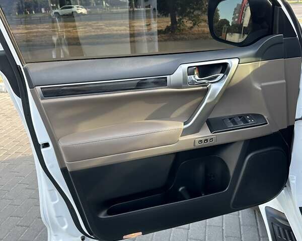 Белый Лексус ГХ, объемом двигателя 4.61 л и пробегом 13 тыс. км за 74999 $, фото 24 на Automoto.ua