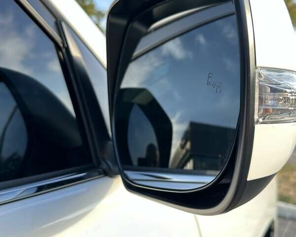 Белый Лексус ГХ, объемом двигателя 4.61 л и пробегом 13 тыс. км за 74999 $, фото 19 на Automoto.ua