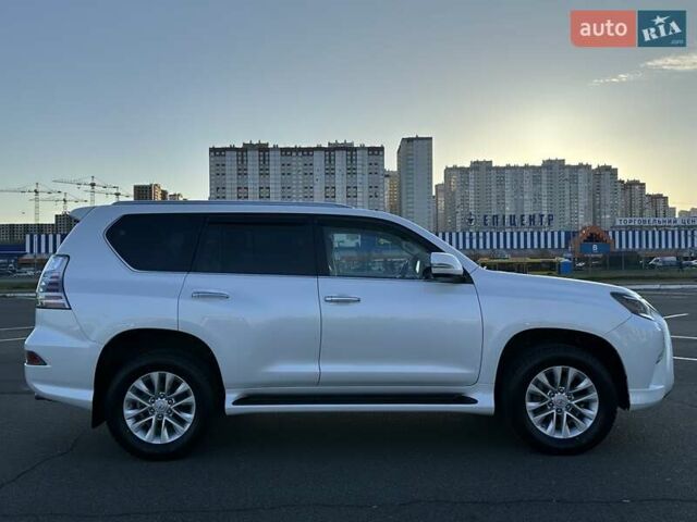 Белый Лексус ГХ, объемом двигателя 4.61 л и пробегом 70 тыс. км за 62555 $, фото 6 на Automoto.ua