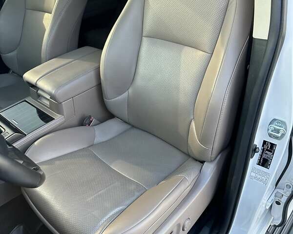 Белый Лексус ГХ, объемом двигателя 4.61 л и пробегом 13 тыс. км за 74999 $, фото 33 на Automoto.ua