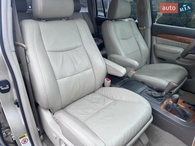 Бежевый Лексус ГХ, объемом двигателя 4.7 л и пробегом 181 тыс. км за 15999 $, фото 23 на Automoto.ua