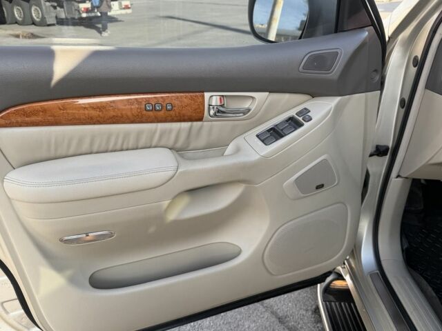 Бежевый Лексус ГХ, объемом двигателя 4.7 л и пробегом 247 тыс. км за 13950 $, фото 7 на Automoto.ua